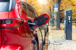 Marché automobile : la voiture électrique prend le pouvoir en France
