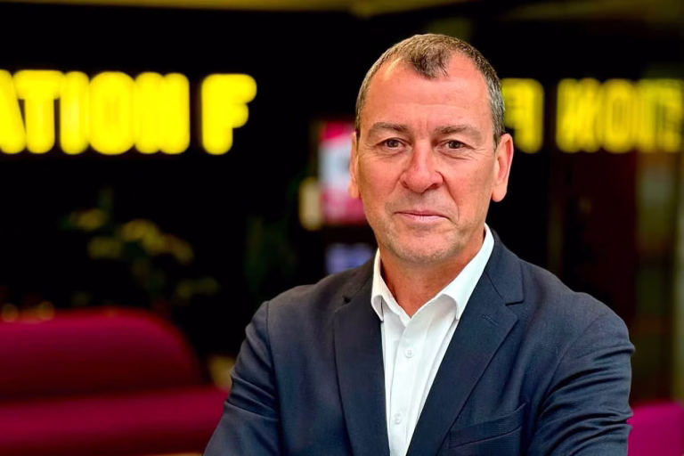 Emmanuel Poutz quitte Sandra AI pour rejoindre Izmocars