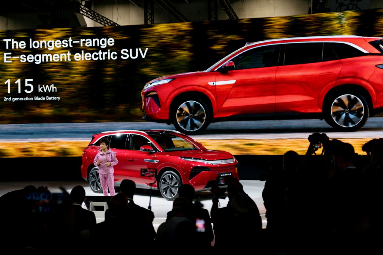 BYD Atto 8