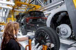 Mercedes-Benz et Nissan stoppent leur coentreprise mexicaine