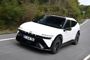 Essai Hyundai Ioniq 3 : la petite électrique qui veut sortir du lot