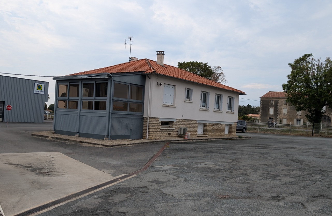 Maison sur le parc Gauvin Automobiles