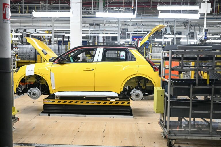 La transition électrique n’est pas la seule coupable de la crise automobile 