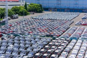 Véhicules hybrides : l'Europe limite les importations chinoises à 350 000 unités par an