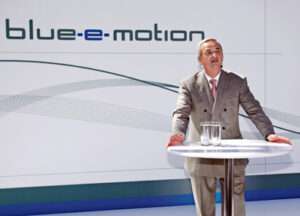 VW va investir plus de  60 milliards d’euros !