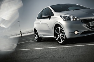 Peugeot vise un volume de ventes stable en France en 2012