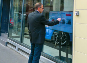 Citroën inaugure une vitrine tactile à Paris