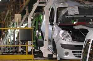 La production de PSA et Renault baisse encore