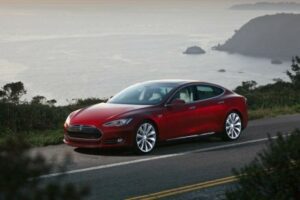 Tesla ouvre un centre de distribution européen