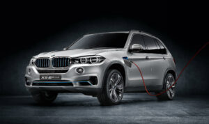 FRANCFORT 2013 : BMW allie eDrive et xDrive