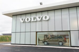 Le groupe Touboul inaugure la nouvelle identité visuelle de Volvo