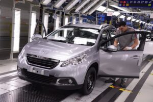 Peugeot ajuste sa production à Mulhouse