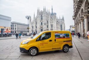 Le e-NV200 investit la flotte italienne de DHL Express