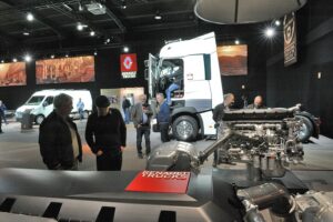 Renault Trucks ouvre un premier showroom