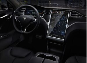 Tesla lève des fonds et innove