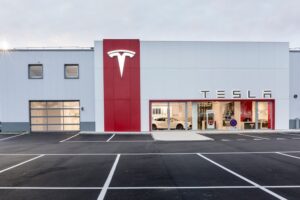 Tesla ouvre une 5e succursale