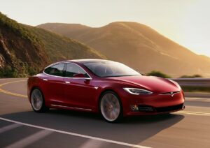 Tesla met plus de watts