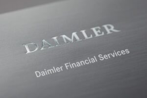 Daimler FS leader des financements VU et PL