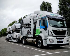 Iveco équipe i-Fast Automotive Logistics