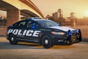 Ford convertit la police américaine aux hybrides