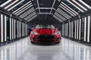 Tesla goûte au rappel