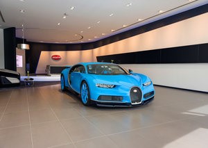 Bugatti ouvre son plus grand showroom à Dubaï