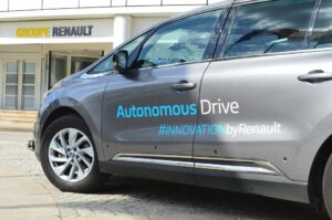 Véhicule autonome : Renault et Sanef testent le V2X