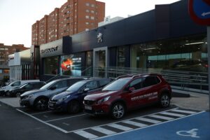 PSA Retail ouvre une nouvelle concession trimarque à Barcelone