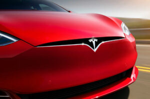 Tesla : 400 salariés débarqués en une semaine