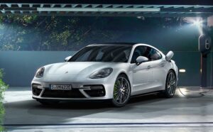 Porsche enchaîne les records