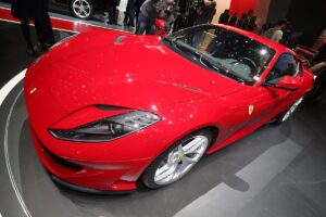 Ferrari aura son SUV