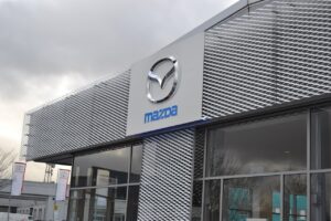 Mazda renouvelle son partenariat avec Viaxel