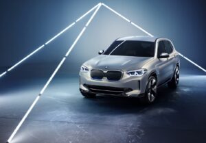 Avec son Concept iX3, BMW prépare son offensive électrique