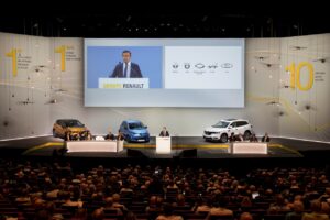 Les actionnaires de Renault baissent le salaire fixe de Carlos Ghosn