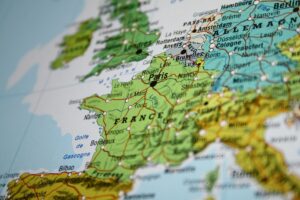 Les villes françaises ont un plan de déploiement de bornes de recharge