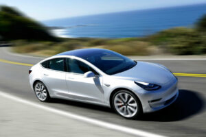 Europe : la Tesla Model 3 porte les ventes de VE