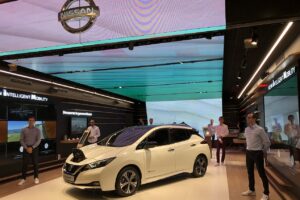 Nissan inaugure son premier City Hub à Vélizy 2 avec le groupe Altaïr