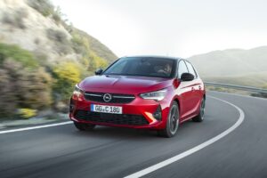 Opel Corsa : place au thermique