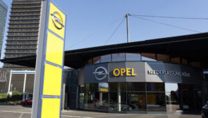 Opel s’implante à Cologne grâce à PSA Retail
