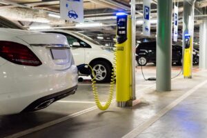 Des bornes de recharge à moitié prix pour 3 000 copropiétés