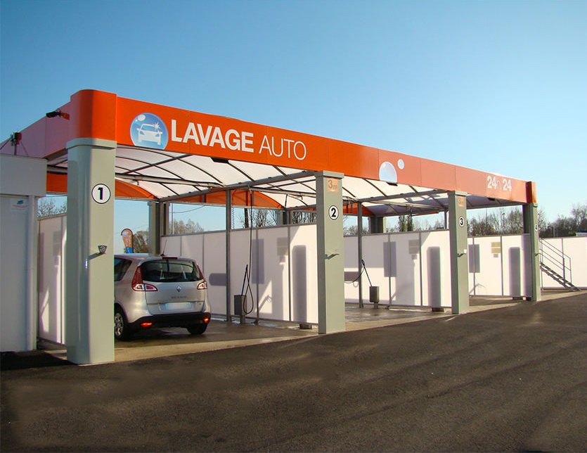 Lavance rapporte compter 7 000 stations de lavage automobile et poids-lourd installées en France, dont plus de 450 sites en exploitation.