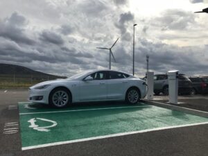 Annonces VO : les électriques repassent la barre des 18 000 euros