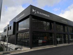 Carwest achève son DS Store de Créteil